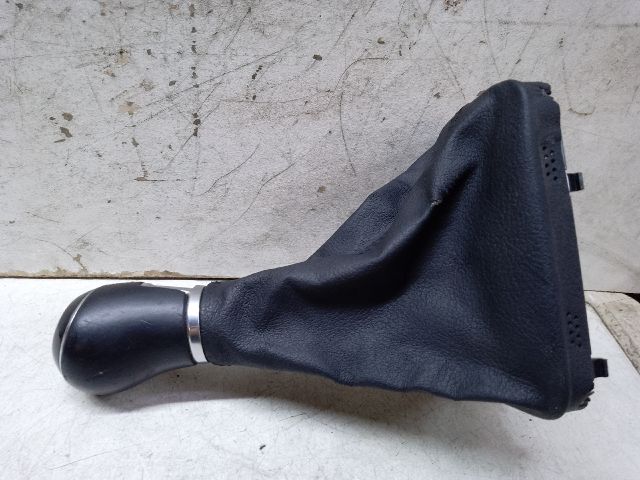 bontott VW PASSAT B6 Váltószoknya