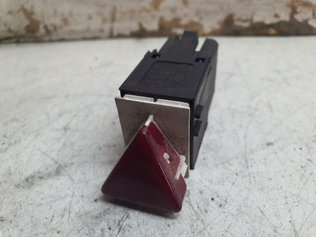 bontott VW PASSAT B6 Vészvillogó Kapcsoló