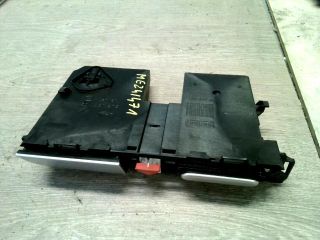 bontott VW PASSAT B6 Vészvillogó Kapcsoló