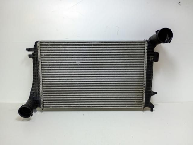 bontott VW PASSAT B6 Vízhűtő Radiátor Tartó