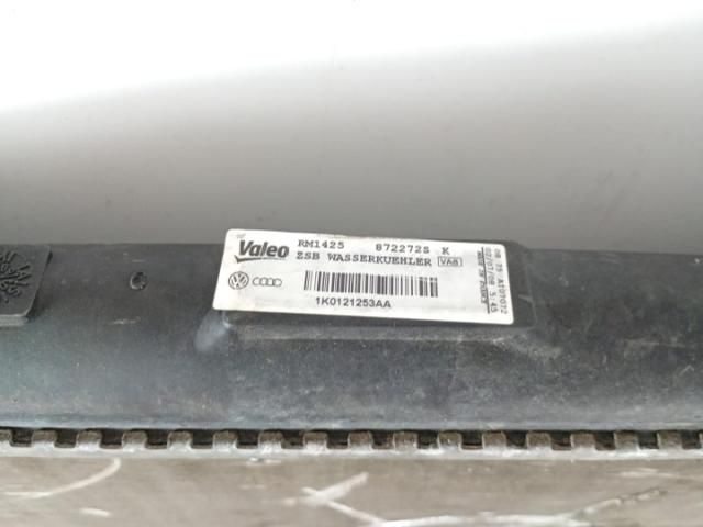 bontott VW PASSAT B6 Vízhűtő Radiátor Tartó