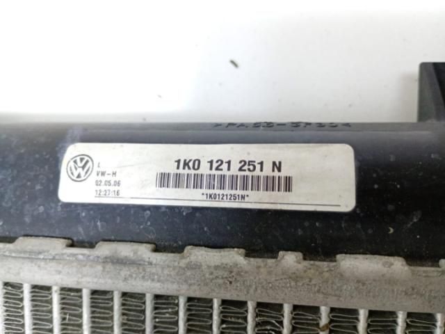 bontott VW PASSAT B6 Vízhűtő Radiátor Tartó