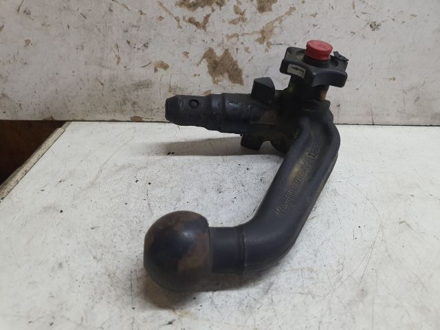 bontott VW PASSAT B6 Vonóhorog Fej