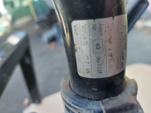 bontott VW PASSAT B6 Vonóhorog