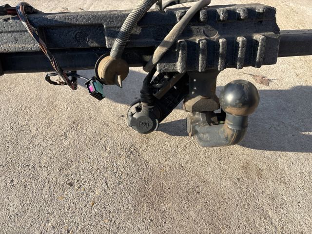 bontott VW PASSAT B6 Vonóhorog