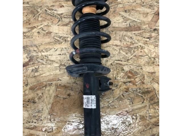 bontott VW PASSAT B7 Jobb első Gólyaláb (Lengécsillapító, Rugó)