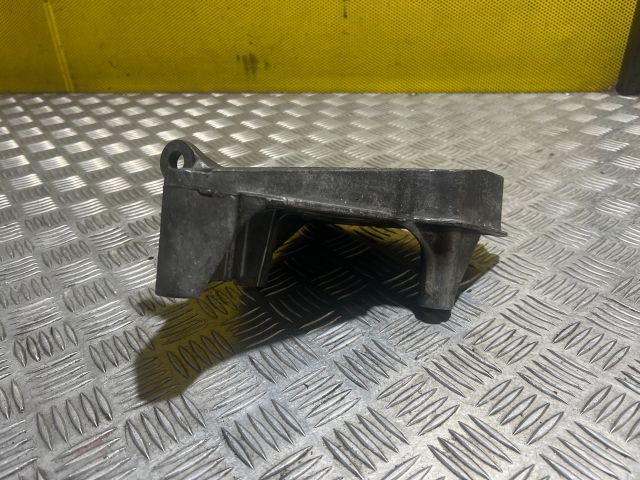 bontott VW PASSAT B7 Motor Tartó Bak (Fém)