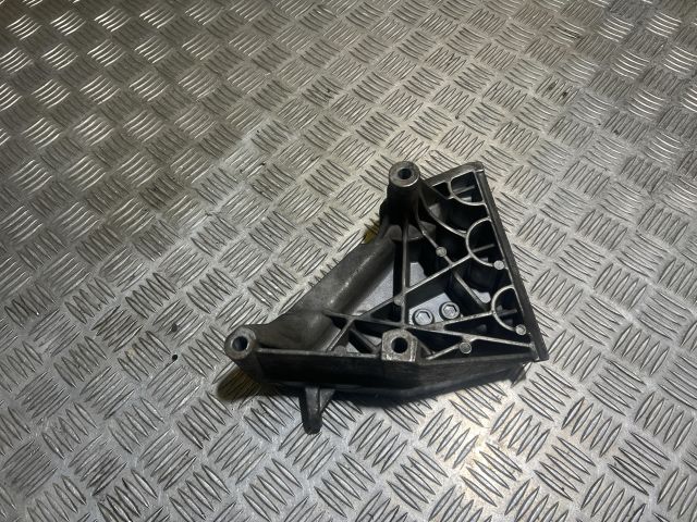 bontott VW PASSAT B7 Motor Tartó Bak (Fém)