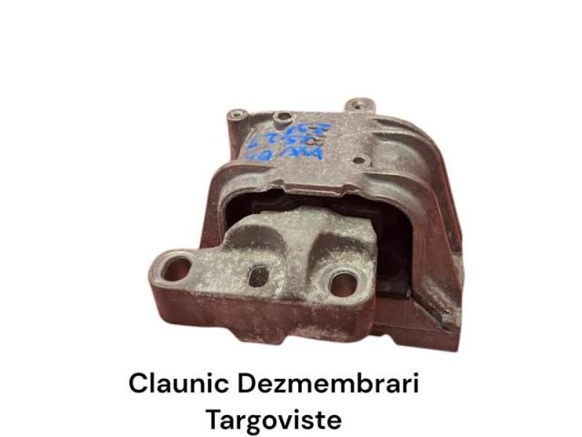 bontott VW PASSAT B7 Motor Tartó Bak (Fém)