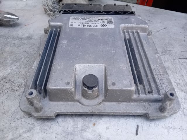 bontott VW PASSAT B7 Motorvezérlő