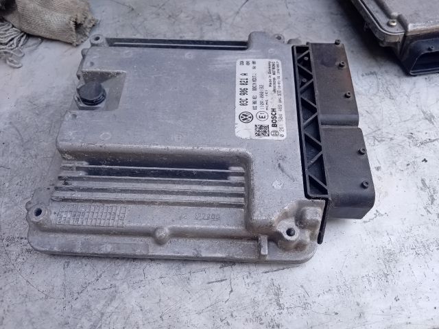 bontott VW PASSAT B7 Motorvezérlő