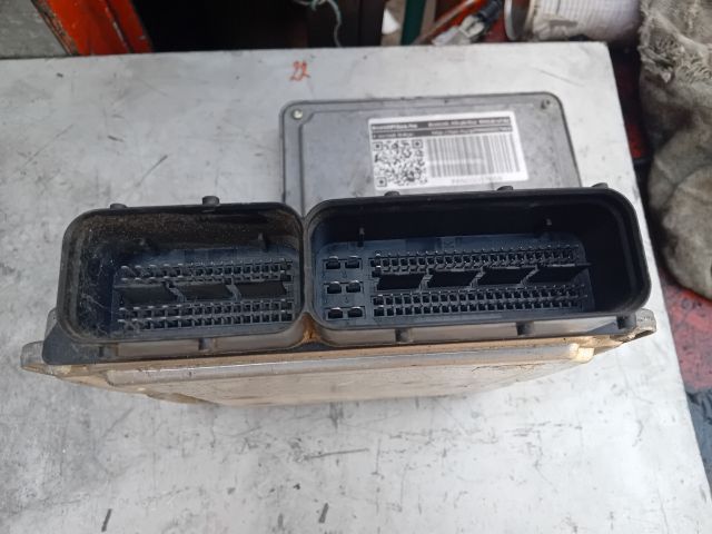 bontott VW PASSAT B7 Motorvezérlő