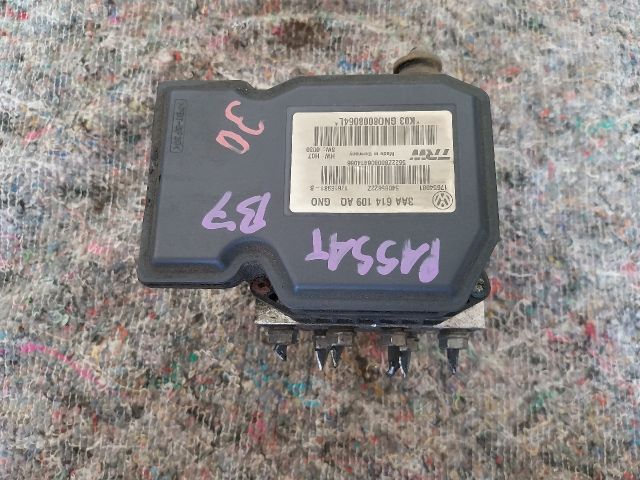 bontott VW PASSAT B7 ABS Kocka