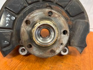 bontott VW PASSAT B7 Bal első Csonkállvány Kerékaggyal