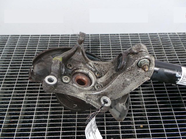 bontott VW PASSAT B7 Bal első Csonkállvány