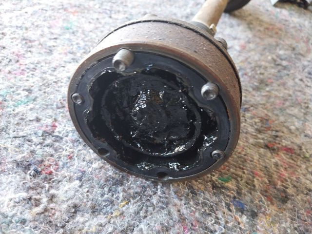 bontott VW PASSAT B7 Bal Féltengely