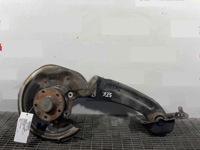 bontott VW PASSAT B7 Bal hátsó Csonkállvány