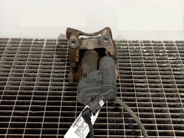 bontott VW PASSAT B7 Bal hátsó Féknyereg Munkahengerrel