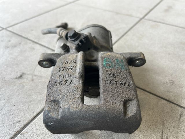 bontott VW PASSAT B7 Bal hátsó Féknyereg Munkahengerrel