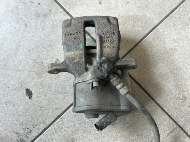 bontott VW PASSAT B7 Bal hátsó Féknyereg Munkahengerrel