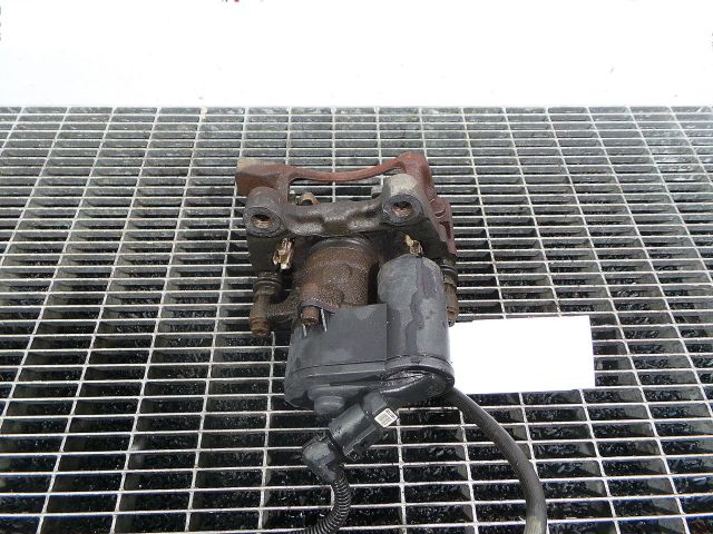 bontott VW PASSAT B7 Bal hátsó Féknyereg Munkahengerrel