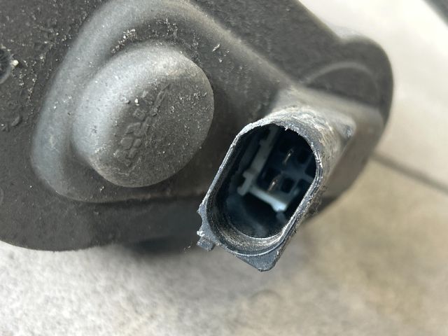 bontott VW PASSAT B7 Bal hátsó Féknyereg Munkahengerrel