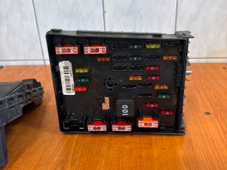 bontott VW PASSAT B7 Biztosítéktábla Motortér