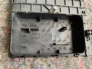 bontott VW PASSAT B7 Biztosítéktábla Motortér