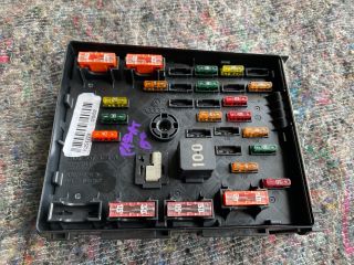 bontott VW PASSAT B7 Biztosítéktábla Motortér