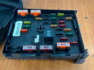 bontott VW PASSAT B7 Biztosítéktábla Motortér