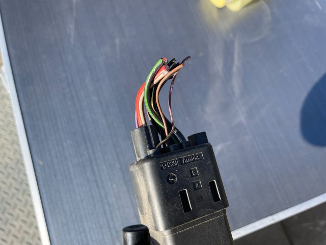 bontott VW PASSAT B7 Biztosítéktábla Motortér