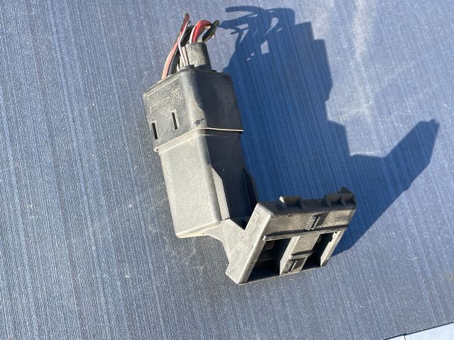 bontott VW PASSAT B7 Biztosítéktábla Motortér