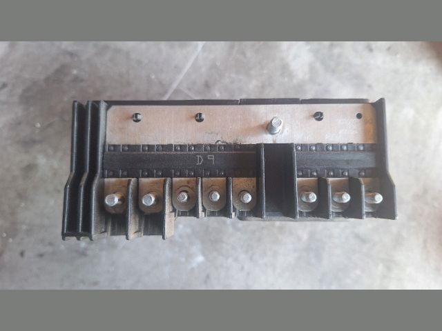 bontott VW PASSAT B7 Biztosítéktábla Motortér