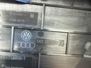 bontott VW PASSAT B7 Biztosítéktábla Motortér