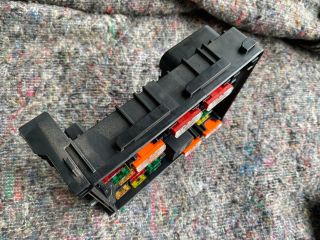 bontott VW PASSAT B7 Biztosítéktábla Motortér