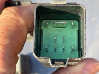 bontott VW PASSAT B7 Biztosítéktábla Motortér