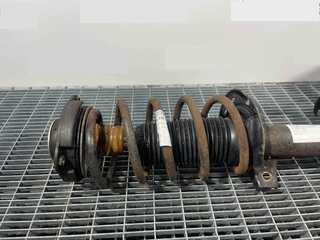 bontott VW PASSAT B7 Első Rugó