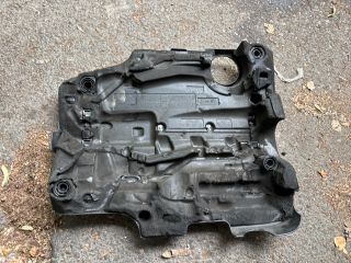 bontott VW PASSAT B7 Felső Motorburkolat