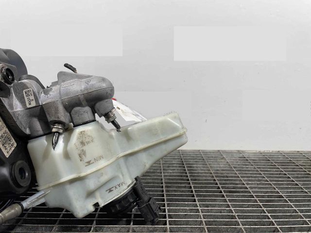 bontott VW PASSAT B7 Főfékhenger