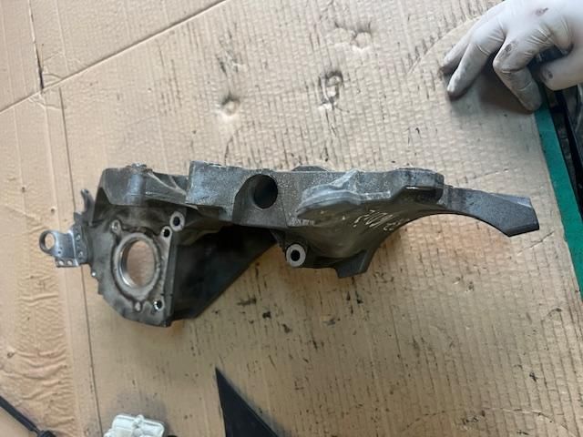 bontott VW PASSAT B7 Generátor Tartó Bak