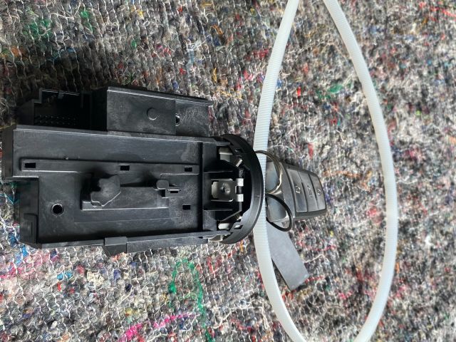 bontott VW PASSAT B7 Gyújtáskapcsoló Házzal