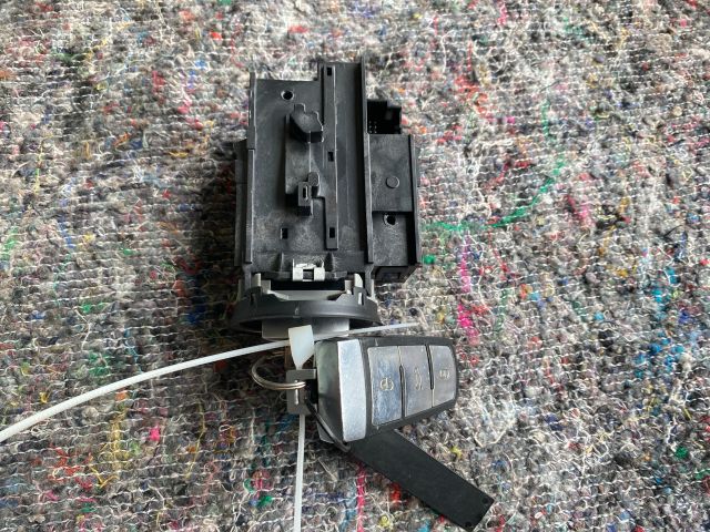 bontott VW PASSAT B7 Gyújtáskapcsoló Házzal