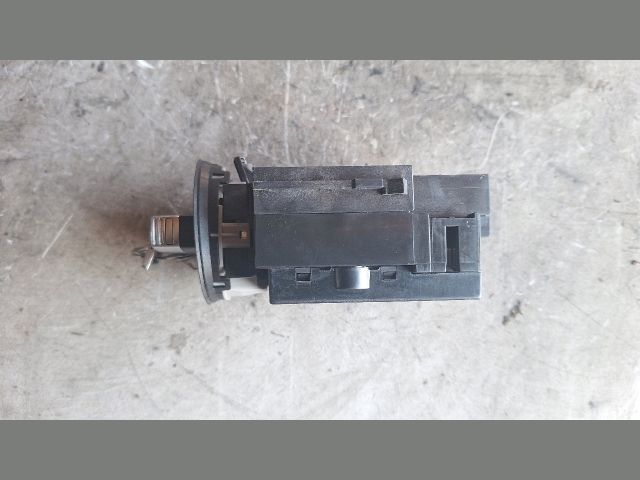 bontott VW PASSAT B7 Gyújtáskapcsoló Házzal