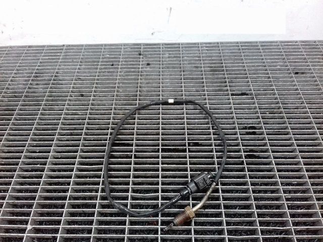 bontott VW PASSAT B7 Jeladó (Magában)