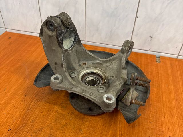 bontott VW PASSAT B7 Jobb első Csonkállvány Kerékaggyal