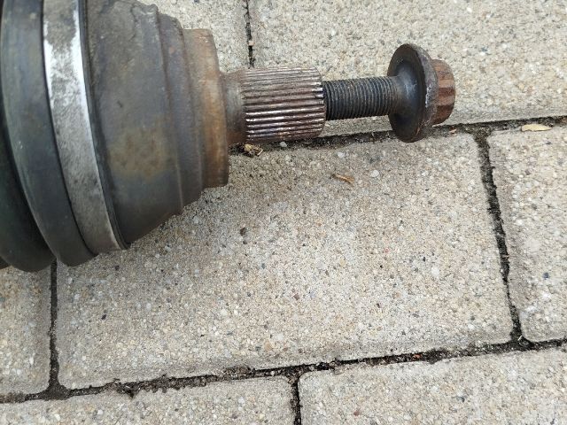 bontott VW PASSAT B7 Jobb Féltengely