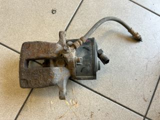 bontott VW PASSAT B7 Jobb hátsó Féknyereg Munkahengerrel