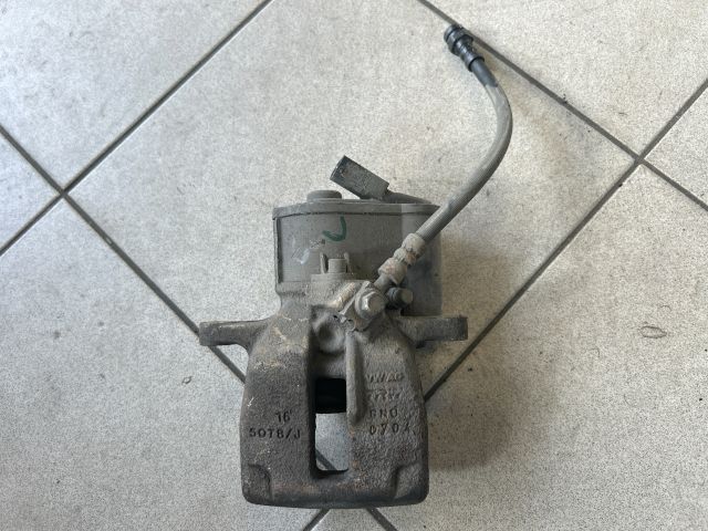 bontott VW PASSAT B7 Jobb hátsó Féknyereg Munkahengerrel