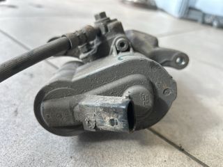 bontott VW PASSAT B7 Jobb hátsó Féknyereg Munkahengerrel