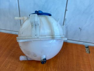 bontott VW PASSAT B7 Kiegyenlítő Tartály